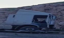 Yoldan çıkan tır kaza yaptı, 1 yaralı