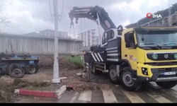 Siirt Yolunda Dev Kiriş Trafiği Kilitledi