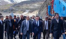 Vali Taşyapan heyelan bölgesinde