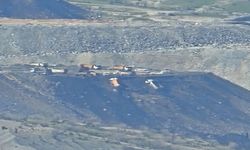 Şırnak’ta toprak kayması, 2 araç şarampole yuvarlandı