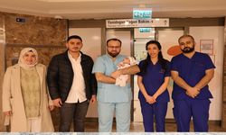 Yeni doğan bebek 4 ağır ameliyat geçirerek hayata tutundu