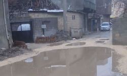 Yağışlardan sonra sokaklar göle döndü