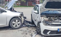 İki otomobil çarpıştı, 1 yaralı