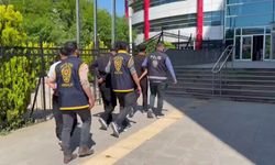 Okuldan hırsızlık yapan şüpheliler parayı dövmeye harcadı