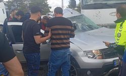 Kamyon ile otomobil çarpıştı, 1 ölü