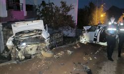 Otomobil park hakindeki araca çarptı, 4 yaralı