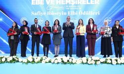 Hemşireler Günü’nde Şırnaklı Personele Hizmet Ödülü