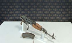 Araçta Kalaşnikof Bulundu, 3 Şüpheliye Gözaltı