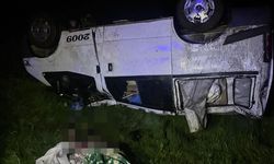 Kamyonet takla attı 1 ölü, 1 yaralı