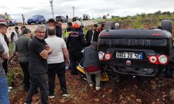Otomobil devrildi, 1 ölü, 2 yaralı