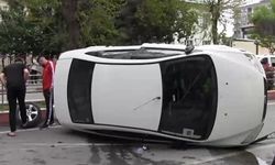 Otomobil refüje çarptı 3 yaralı