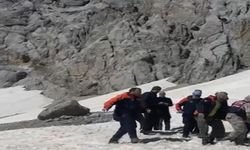 Şelalede mahsur kalan vatandaş kurtarıldı