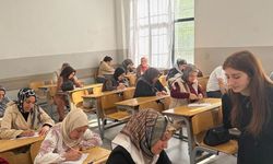 Veliler okudukları kitaptan sınava tabii tutuldu
