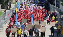 1 Mayıs’ta emekçiler Cizre’de alanları doldurdu