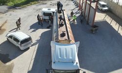Yakıt tankerinin içinde 30 kaçak göçmen yakalandı