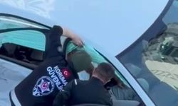 İki araç açarpıştı yaralılar otomobilin içinde sıkıştı
