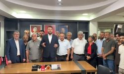 CHP’de Çilingirli Gece Baskını, İl Başkanlığı Teslim Alındı