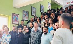 20 yıldır görev yaptığı okuldan alkışlar eşliğinde ayrıldı