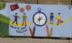 Cizre’de Okul Duvarları Hayallerle Renklendi