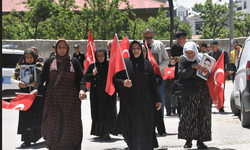DEM Parti il binası önünde evlat nöbeti devam ediyor