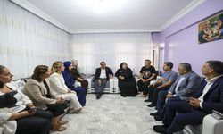 CHP Grup Başkanı Özel, Rojin Kabaiş’in ailesini ziyaret etti