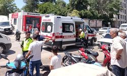 Motosiklet ile otomobil çarpıştı, 1 yaralı