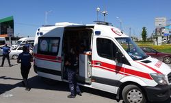 Sivil polis aracı ile motosiklet çarpıştı, 1 yaralı