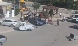 Otomobil önce çöp konteynerine sonra motosiklete çarptı