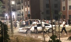 Park halindeki otomobil alev aldı