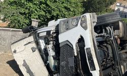 Tır ile otomobil çarpıştı, 4 yaralı