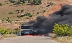 Kamyon yangınında sürücü son anda kurtuldu
