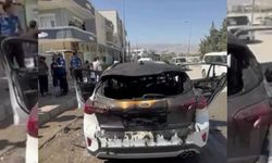 Silopi'de park halindeki araç alev aldı