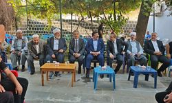 Vali Ekici'den Monis Ailesine Taziye Ziyareti