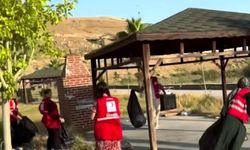 Cizre'de Kızılay gönüllülerinden çevre temizliği