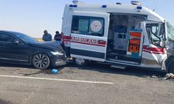 Silopi'den Hasta Taşıyan Ambulans Kaza Yaptı, 3 Yaralı