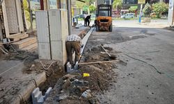 Silopi’de asfaltlanan caddeye altyapı takviyesi