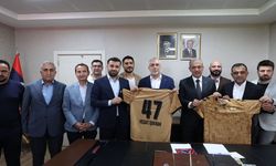 Bakan Işıkhan, Mardin 1969 Spor’u ziyaret etti