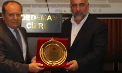 Cizre'de Müftü Baran'a Plaketle Veda