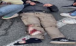 Motosiklet bariyerlere çarptı, 2 yaralı