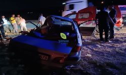 Minibüs ile otomobil çarpıştı 1 ölü, 1 yaralı