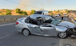 Otomobil, tıra arkadan çarptı 3 yaralı