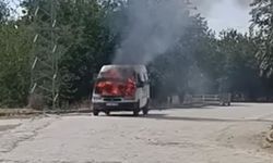 Elazığ’da korkutan minibüs yangını