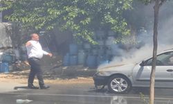 Seyir halindeki otomobil bomba gibi patladı