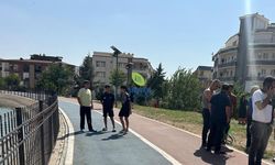 Selfie çekerken sulama kanalına düştü, vatandaşlar kurtardı