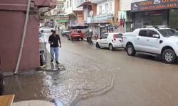 Sağanak ve fırtına kabusu İş yerlerini su bastı