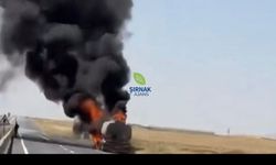 Cizre yolunda asfalt yüklü tanker alev aldı