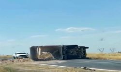 Siirt’te kamyon devrildi, 1 yaralı