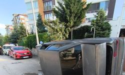 Otomobil yan yattı, 1 kişi yaralandı