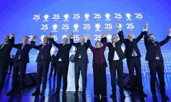 AK Parti’ye 3 milletvekili ve 7 belediye başkanı katıldı