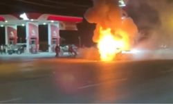 Yanan otomobilde yaralanan 2 çocuk Van’a sevk edildi